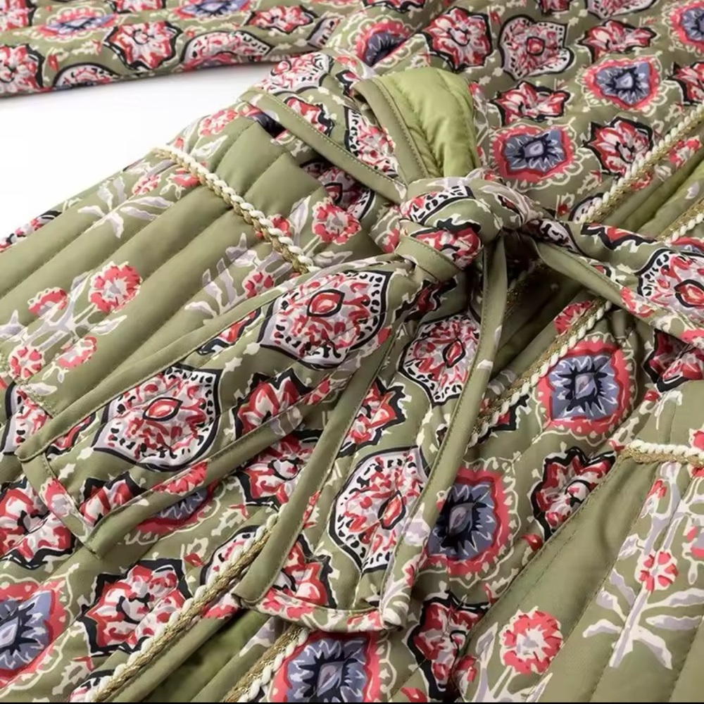 Floral Patterned Jacket - Picture 5 of 6